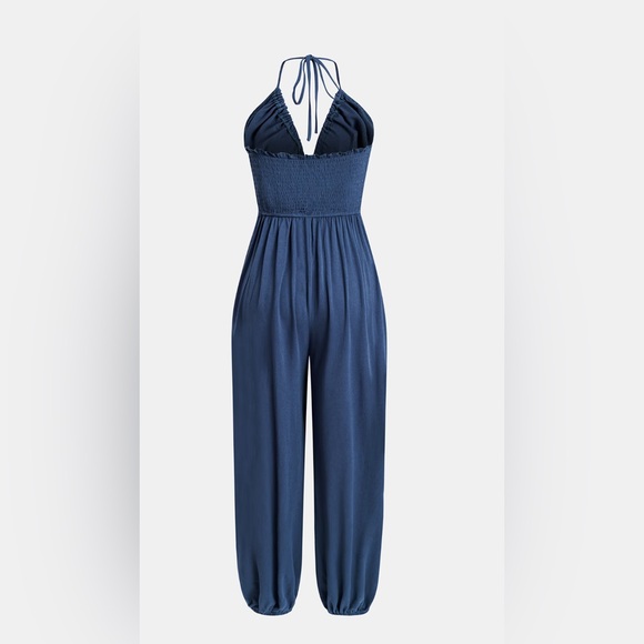 Cupshe Plunge Halter Jogger Jumpsuit - Picture 7 of 14
